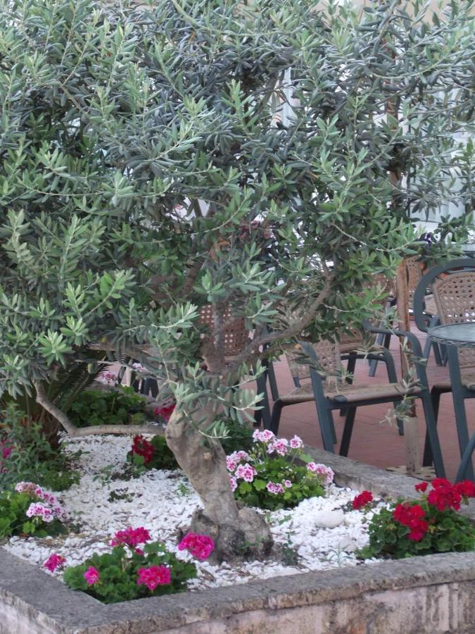 Hotel Timoleon Liménas Eksteriør bilde