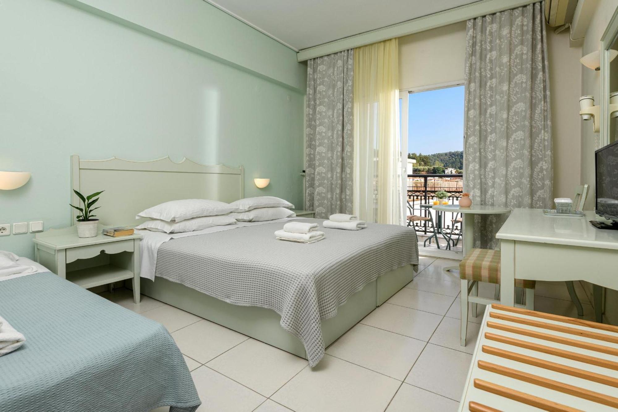 Hotel Timoleon Liménas Eksteriør bilde